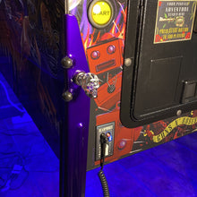 Load image into Gallery viewer, PINpeg Skull (Glass)